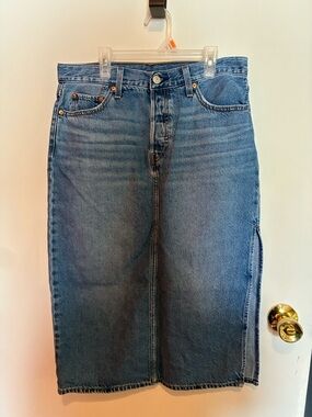 CLOSET CLEAN OUT Levi’s Denim Mini Skirt – Size 29, High Rise, Side Slit